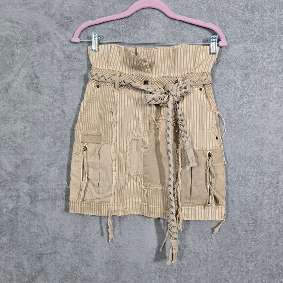 SER.O.YA Haley Distressed Patchwork-effect Denim Mini Skirt Neutral Tan S - Picture 2 of 6